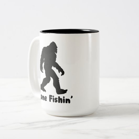 Gone Fishin’ Bigfoot Sasquatch Tweekleurige Koffiemok (Voorkant links)