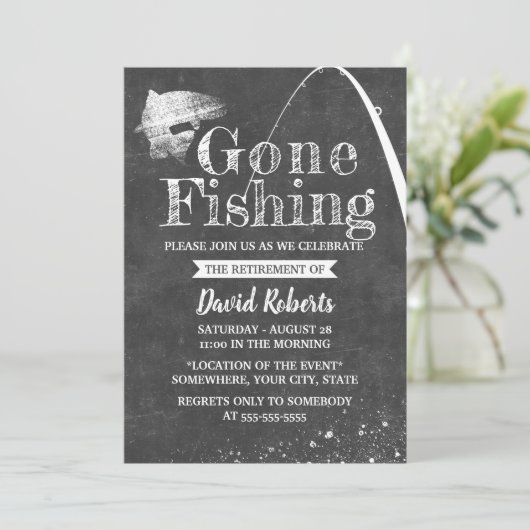 Gone in ruste Vist Rustisch Chalkboard Retirement Kaart (Staand voorkant)