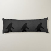 Gone Squatchin Bigfoot Carbon Fiber Print Lichaamskussen (Achterkant)