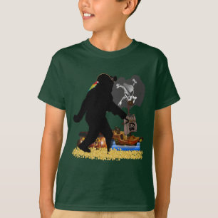 Gone Squatchin' Fer Buried Treasure T-shirt
