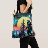 Gone Squatchin' Kleurrijke Sasquatch Landschap Tote Bag (Dichtbij)