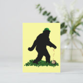 Gone Squatchin' on St. Patrick's Day Briefkaart (Staand voorkant)