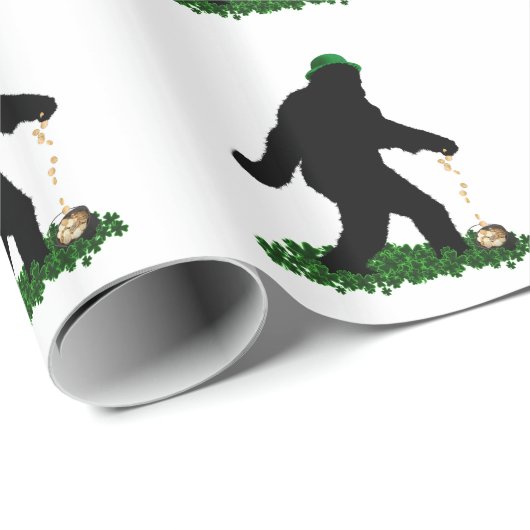 Gone Squatchin' on St. Patrick's Day Cadeaupapier (Rol Hoek)