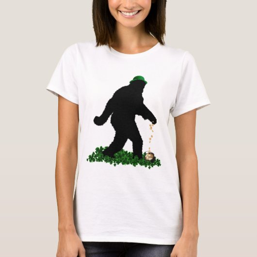 Gone Squatchin' on St. Patrick's Day T-shirt (Voorkant)