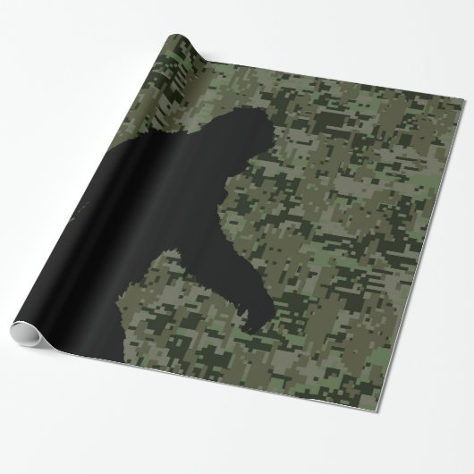 Gone Squatchin Silhouette op Digital Camouflage Cadeaupapier (Uitgerold)