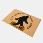 Gone Squatchin' Thanksgiving Deurmat (Schuin)