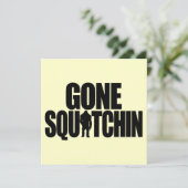 Gone Squatchin Uitnodiging (Staand voorkant)