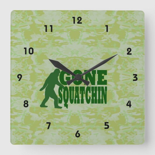 Gone Squatchin Vierkante Klok (Voorkant)
