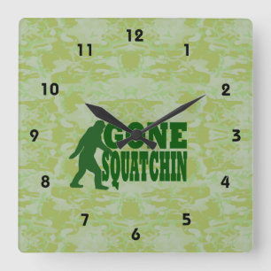 Gone Squatchin Vierkante Klok