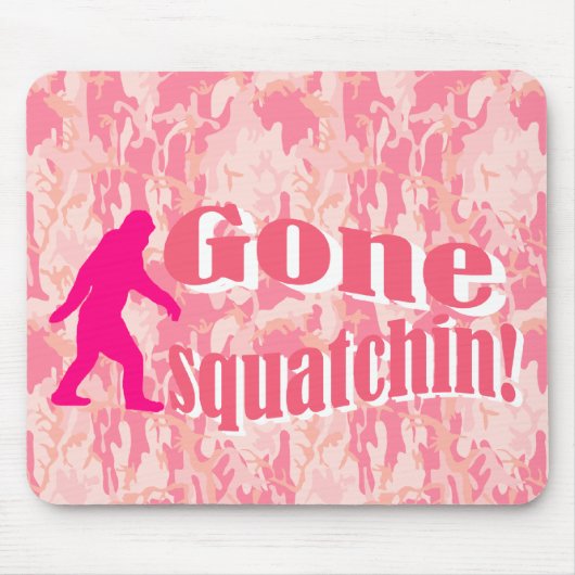 Gone Squatching op roze camouflage Muismat (Voorkant)