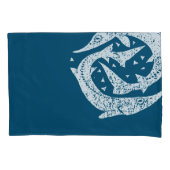 GONE VIST STURGEON WOODCUT ART KUSSENSLOOP (Voorkant)