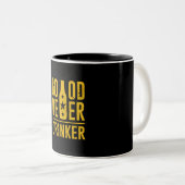 Good Beer Drinker Tweekleurige Koffiemok (Voorkant rechts)