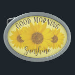 Good Morning Sunshine Sunflower Gesp<br><div class="desc">Een close-upfoto van een felgele zonnebloem met de tekst "Good Morning Sunshine" in zeer donkerbruin op lichtgele achtergrond. De tekst kan worden uitgegeven,  zodat als u wilt,  kunt u het woord Sunshine met een naam of andere tekst vervangen,  bijvoorbeeld.</div>