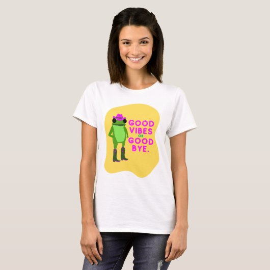 Good Vibes or Good Bye Frog – Cowgirl Aesthetic  T-shirt (Voorkant volledig)