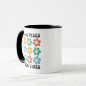 Good Vibes Retro Colorful Daisy Flowers Mok (Voorkant links)