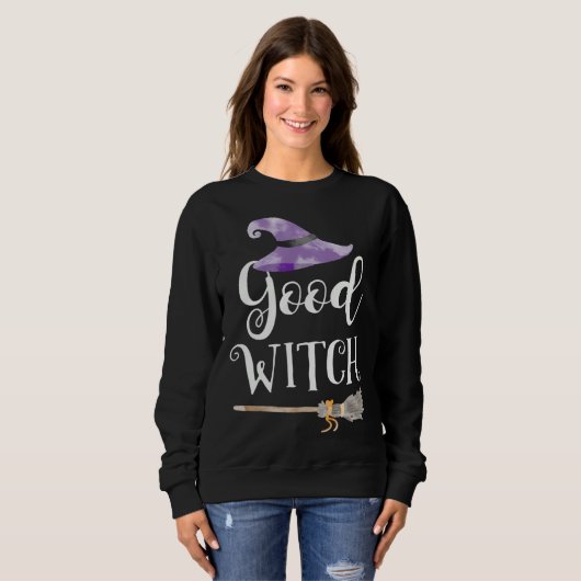 Good Witch Cute Hat Broomstick Halloween Tee Trui (Voorkant volledig)