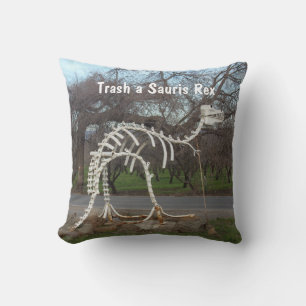 Gooi de kussen met het oude Dino-Bot Home Decor.
