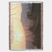 Gooi deken met zonsopgang in de bergen. (Voorkant Verticaal)