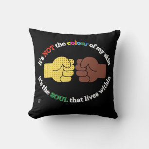 gooi kussen "END RACISM"