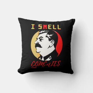 gooi kussen "I SMELL COMMIES 3 STALIN"