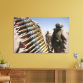 Gordels van 50-kalibermunitie canvas afdruk (Insitu (Woonkamer))
