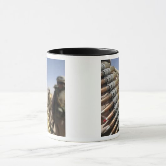 Gordels van 50-kalibermunitie mok (Midden)