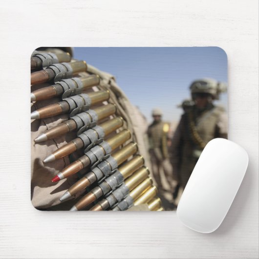Gordels van 50-kalibermunitie muismat (Met muis)