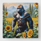 Gorilla aap in een veld van zonnebloem vierkante klok (Voorkant)