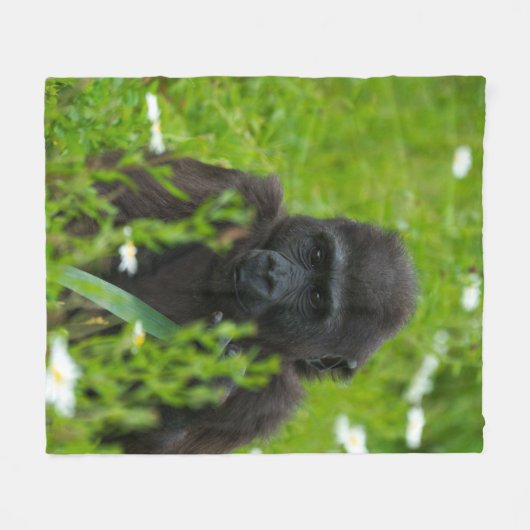 Gorilla Baby die in de gras schuilt Fleece Deken (Voorkant (Horizontaal))