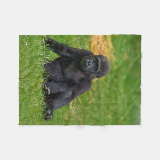 Gorilla-Baby in de gras Fleece Deken (Voorkant (Horizontaal))