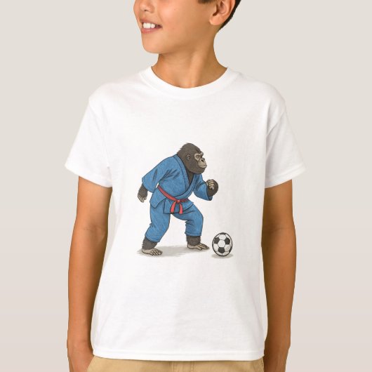Gorilla playing soccer in karate kimono t-shirt (Voorkant)