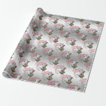 GOT | kerstwijn Baby Goat Kisses LaMancha Cadeaupapier<br><div class="desc">PAS DIT KERSTCADEAUPAPIER AAN - Schattig portretschilderij van een LaMancha-doeling met kerstgroen, hulst en bessen, een rode boog en maretak - met kalligrafietekst die luidt: Kerstwensen en Baby-geitenkussens allemaal op een verwijderbare zilveren achtergrond - verwijder achtergrond om wit te onthullen of kies een kleurachtergrond die u wilt uit de kleurkiezer...</div>