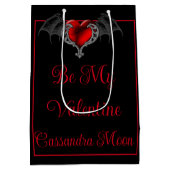 Goth Hart met Vleermuisvleugels Gepersonaliseerd Medium Cadeauzakje (Achterkant)