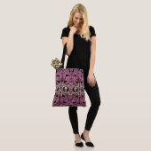 Goth Roze Ornament met Schedel Tote Bag (Op model)
