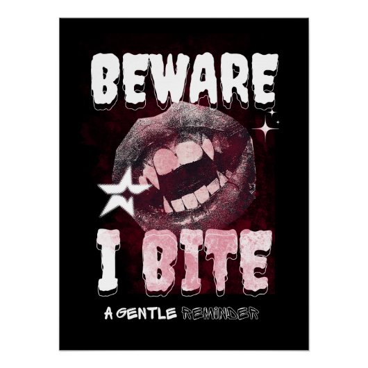 Goth Vampire T-Shirt BEWARE I BITE | Spooky Fangs  Perfect Poster (Voorkant)