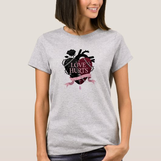 Gothic Anatomical Love Hurts Heart T-Shirt (Voorkant)