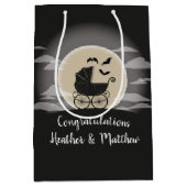 Gothic Baby shower Halloween Carriage Medium Cadeauzakje (Voorkant)