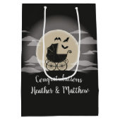 Gothic Baby shower Halloween Carriage Medium Cadeauzakje (Achterkant)