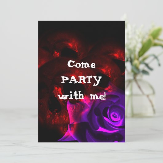Gothic Birthday Invitation Skulls and Rozen Kaart (Staand voorkant)
