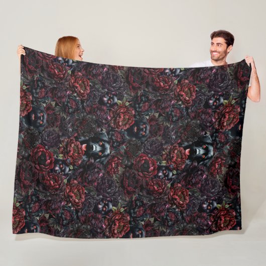 Gothic Black Dog & Dark Flowers Patroon Fleece Deken (In situ)
