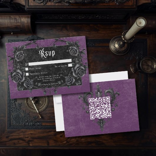 Gothic Black Raven & Roses Paarse QR-code RSVP Kaartje