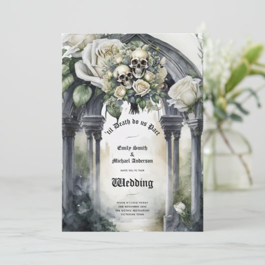 Gothic Bruiloft Zwart-wit Rozen Schedels Bloemen Kaart (Staand voorkant)