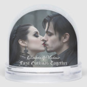 Gothic Christmas Couple With Photo Snow Globe Sneeuwbol (Achterkant)