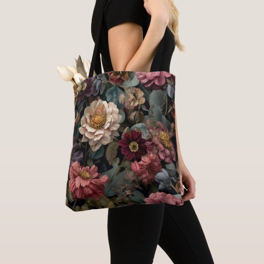 Gothic Dark en Moody  Floral Design Tote Bag (Dichtbij)