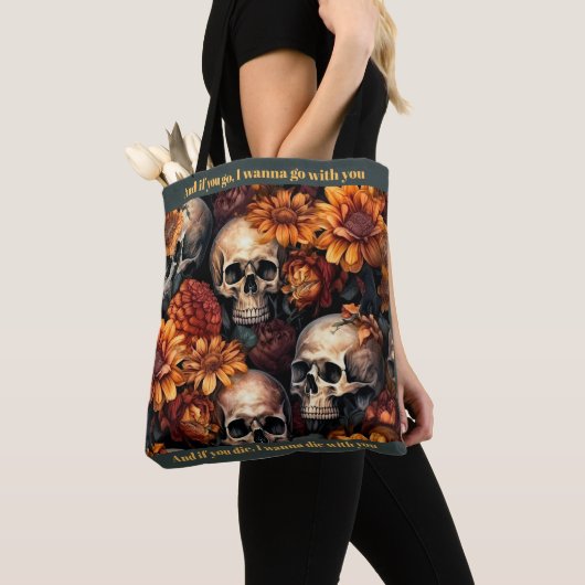 Gothic donkere Romance eenzame dag schedels Tote Bag (Dichtbij)