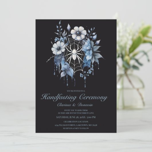 Gothic Dusty Blue Spider Bloemen Web Handfasting Kaart (Staand voorkant)