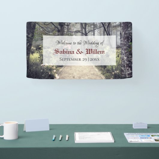 Gothic Eerie Garden Path Welcome Wedding Banner (Beurs)