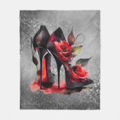 Gothic Fashionista Red Bottom Stilettos met Rozen Fleece Deken (Voorkant)