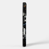 Gothic Floral iPhone 16 Hoesje (Achterkant / Rechts)