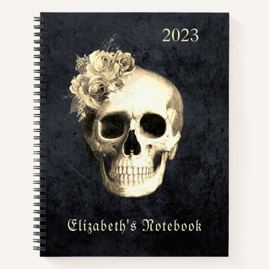 Gothic Glam Skull White Roses gepersonaliseerd Notitieboek (Voorkant)